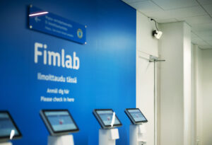 Fimlab ilmoittautumisaula ja äänimajakka